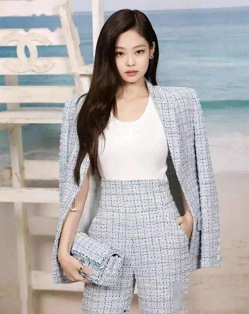 jennie明星档案,韩国女团BLACKPINK的闪耀女王，从偶像到时尚先锋的蜕变之路