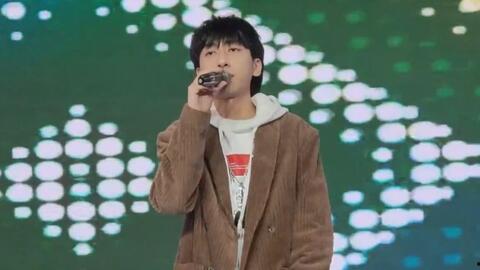 姓黄的唱歌男网红歌手,网络红歌坛的璀璨新星