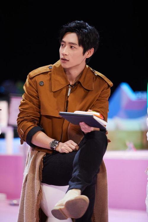 明星评论魏晨,揭秘明星间的友谊与竞争