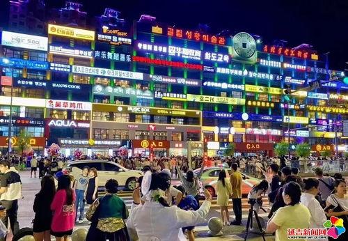 延吉网红墙糖葫芦,甜蜜诱惑，打卡必尝的街头美食传奇