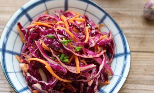 一日三餐吃紫甘蓝拌凉瓜,一日三餐的清新养生选择